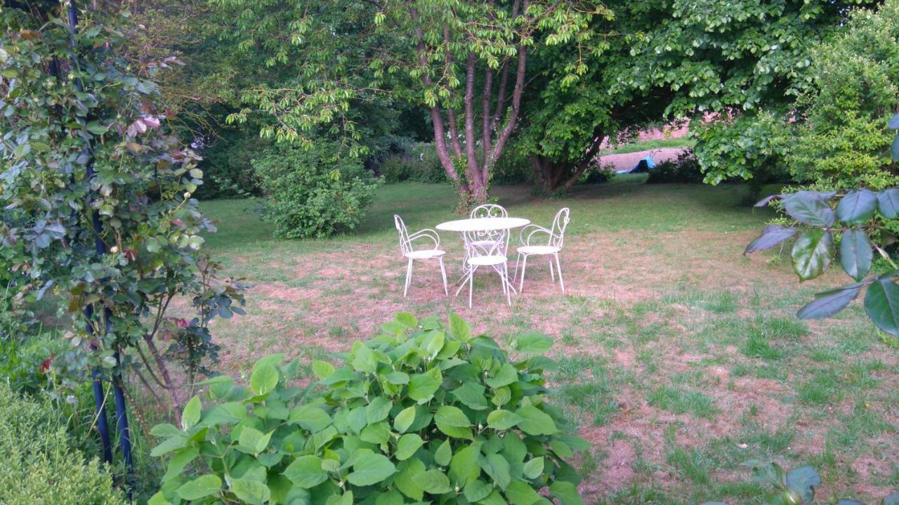 Le Jardin Des Ecureuils Hotel Demuin Bagian luar foto