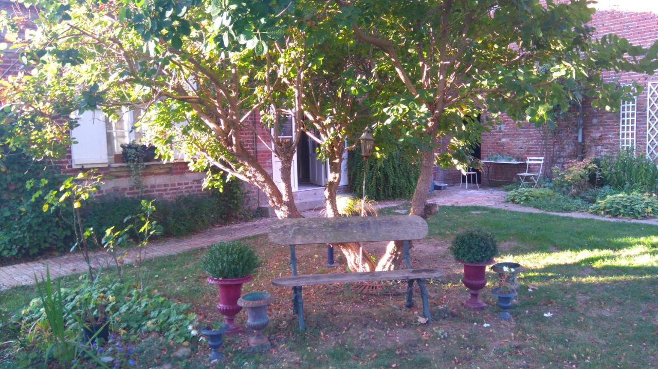 Le Jardin Des Ecureuils Hotel Demuin Bagian luar foto